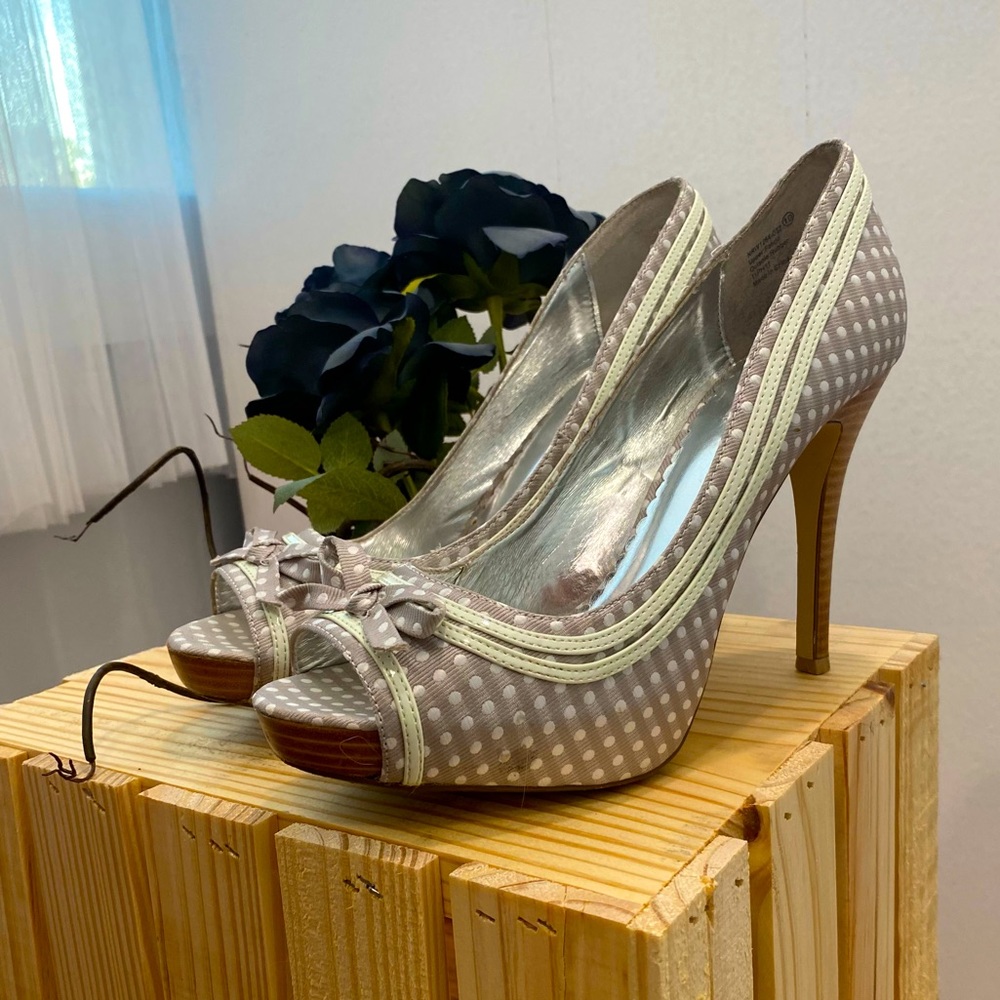 Not Rated Cover Look Heels